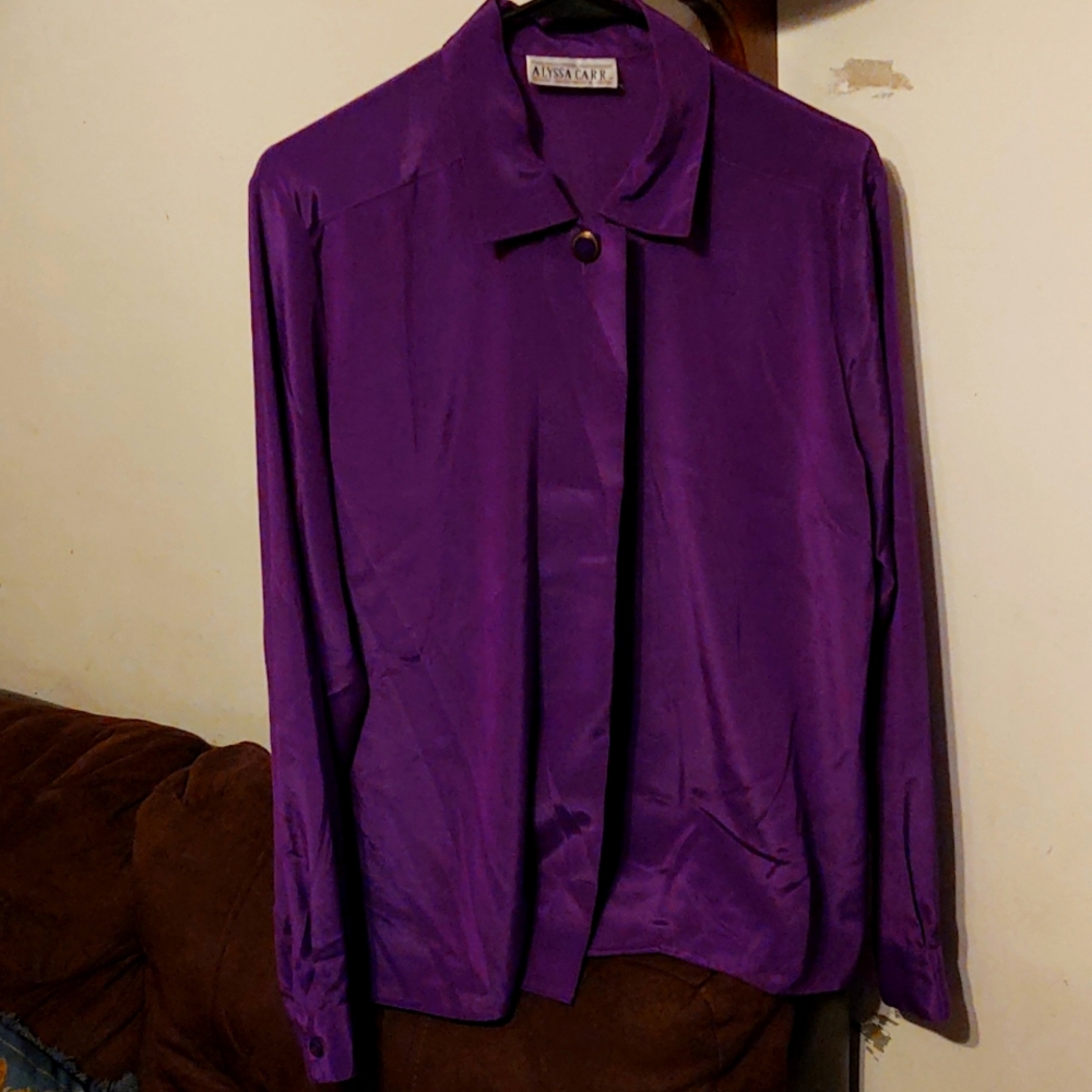 Alyssa Carr Vintage button up long sleeve Purple blouse.